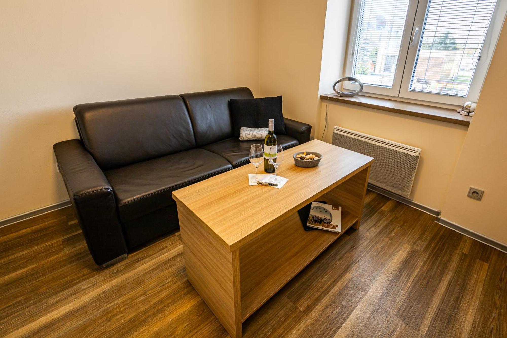 Penzion Vino Hruska Veselí nad Moravou Exteriör bild
